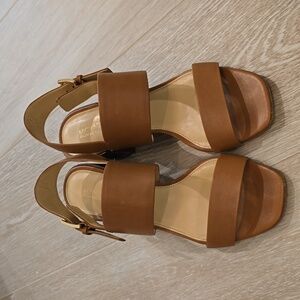 Michael Kors Angeline, Women's chunky heel, open toe sandals. Size 7.5.